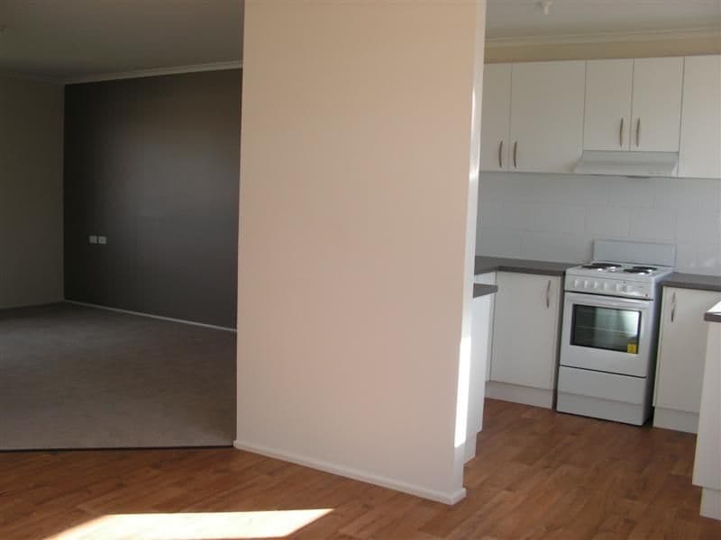 7 Allara Court, DUBBO NSW 2830, Dubbo - Thumbnail 2
