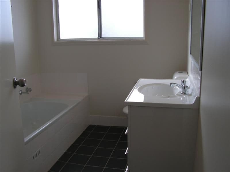 7 Allara Court, DUBBO NSW 2830, Dubbo - Thumbnail 4
