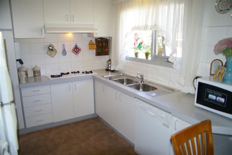 15 Wetherby Road, DONCASTER VIC 3108, Doncaster - Thumbnail 3