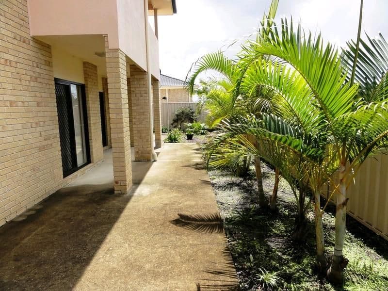 8 Silkwood Way, Molendinar QLD 4214, Molendinar - Thumbnail 3