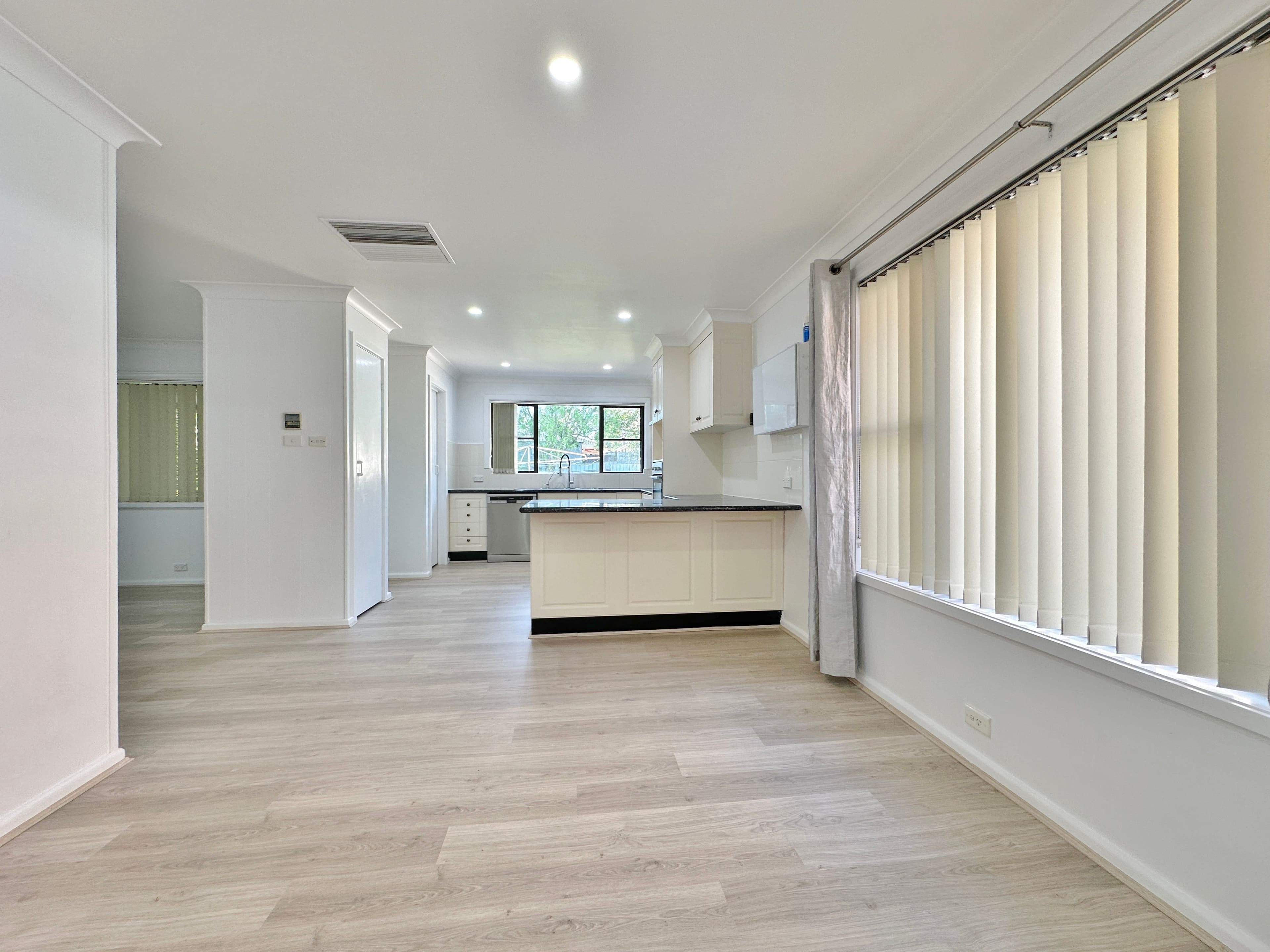 19 Hardy Avenue, Young NSW 2594, Young - Thumbnail 3