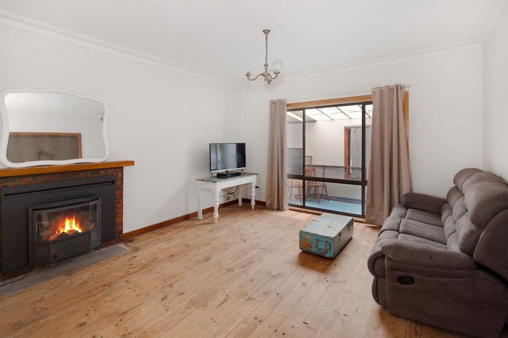 3 Waldemar Street, Wendouree VIC 3355, Wendouree - Thumbnail 2
