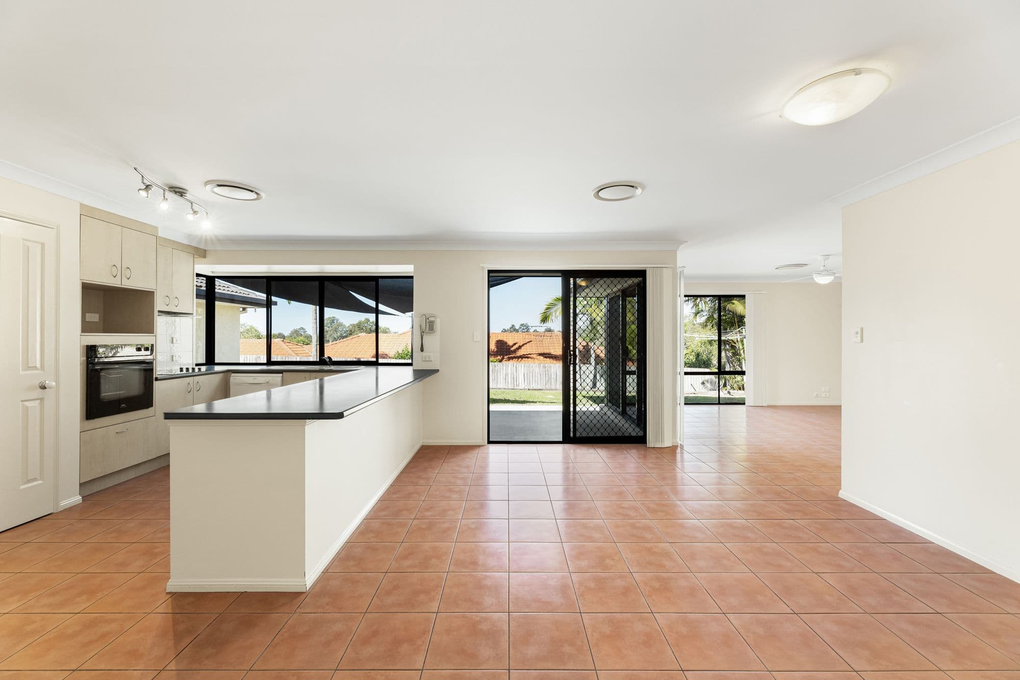 8 Greenwood Close, Moggill QLD 4070, Moggill - Thumbnail 2
