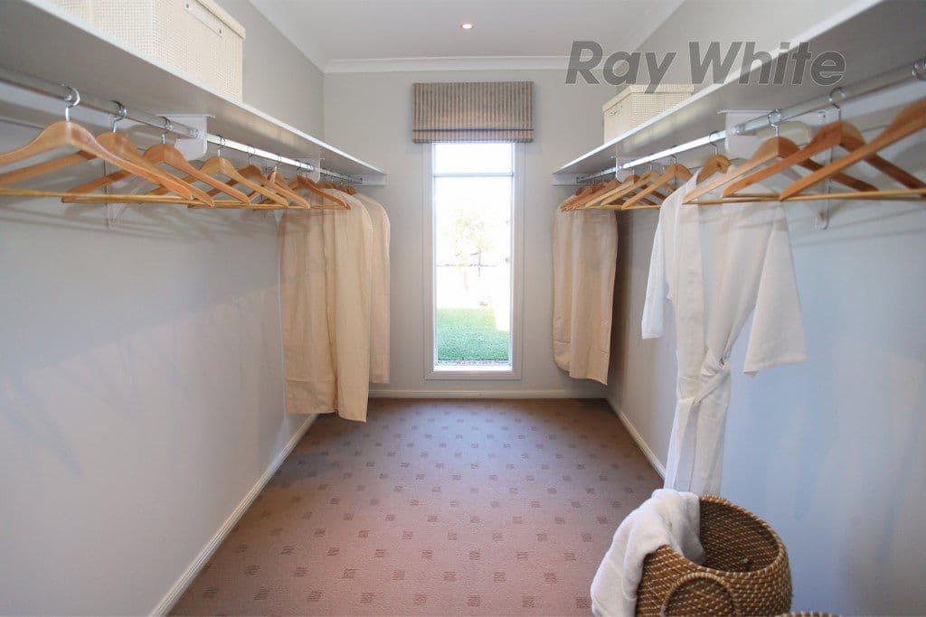 19 Citybay Drive, POINT COOK VIC 3030, Point Cook - Thumbnail 4