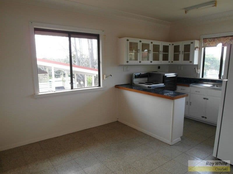 11 Kembla Street, WAVELL HEIGHTS QLD 4012, Wavell Heights - Thumbnail 2