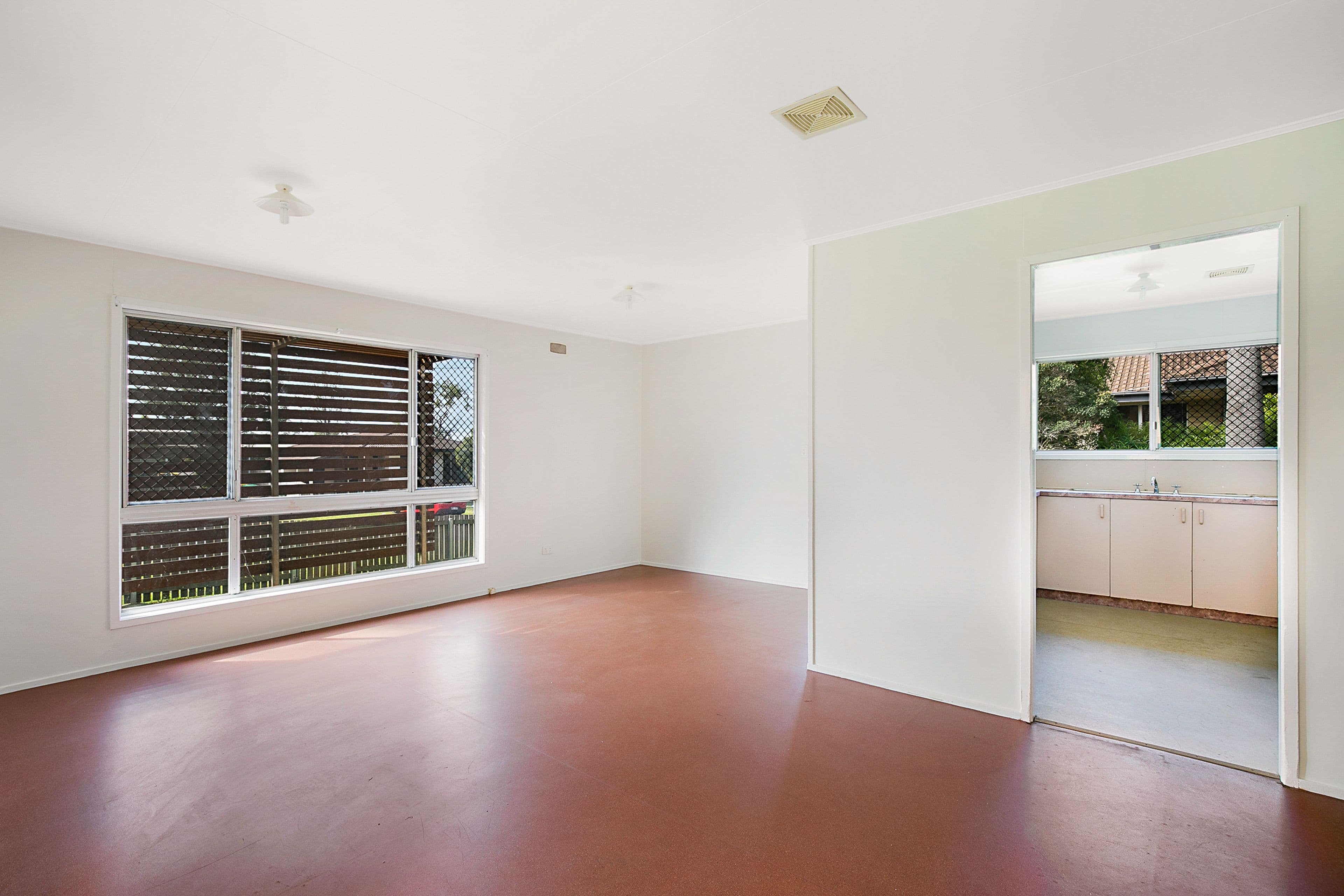 8 Dignan Street, Harristown QLD 4350, Harristown - Thumbnail 2