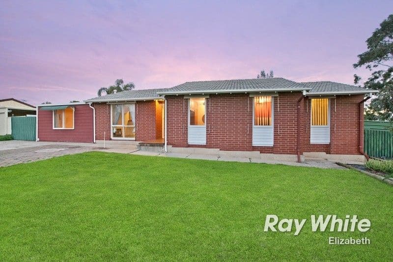 6 Chowilla Court, CRAIGMORE SA 5114, Craigmore - Image 1