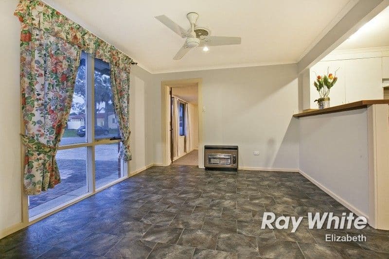 6 Chowilla Court, CRAIGMORE SA 5114, Craigmore - Thumbnail 2