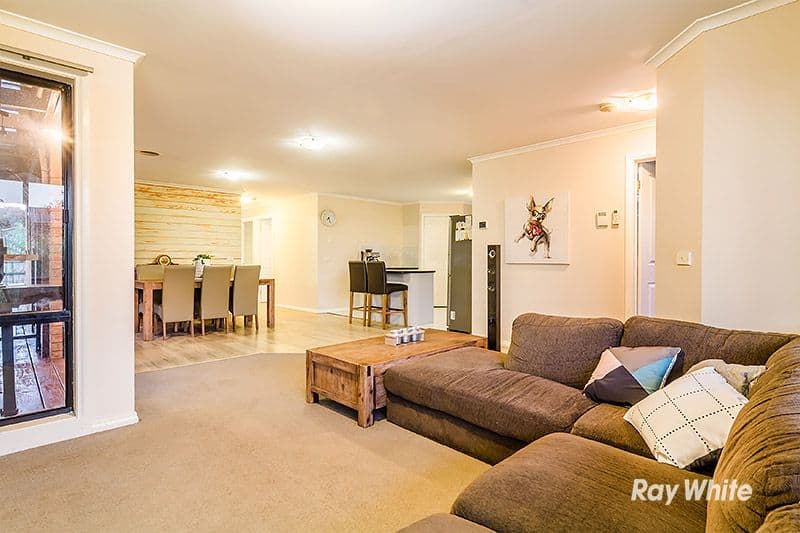 15 Jaye Place, Cranbourne West VIC 3977, Cranbourne West - Thumbnail 2