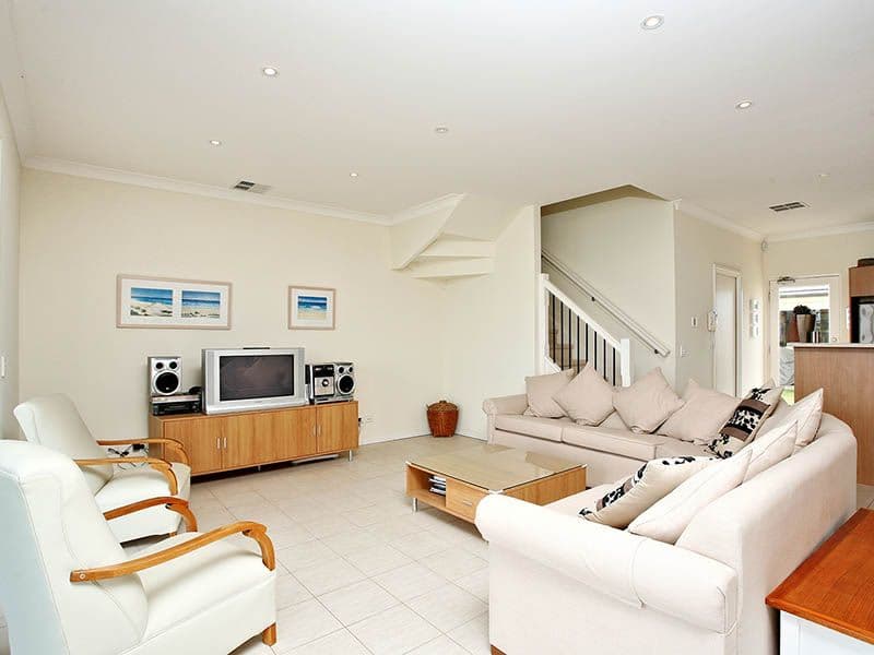 33 Vesta Drive, HINDMARSH ISLAND SA 5214, Hindmarsh Island - Thumbnail 2