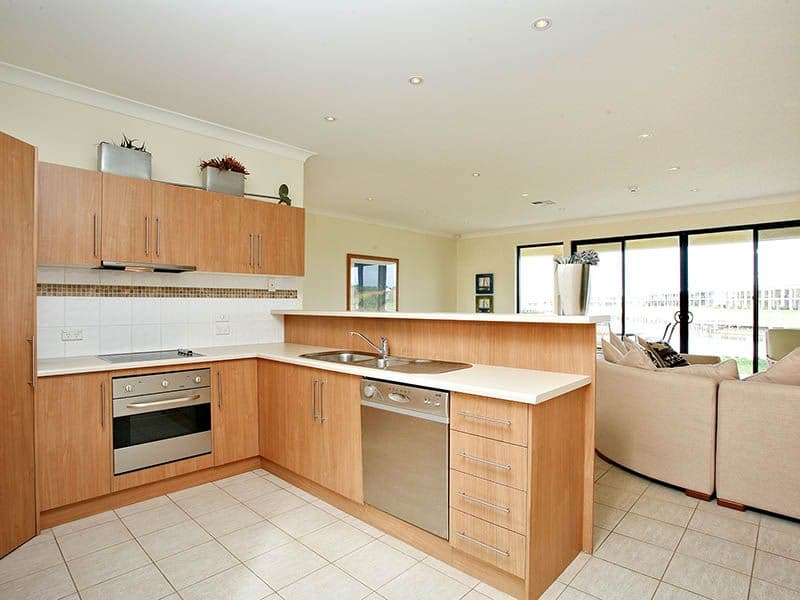 33 Vesta Drive, HINDMARSH ISLAND SA 5214, Hindmarsh Island - Thumbnail 4
