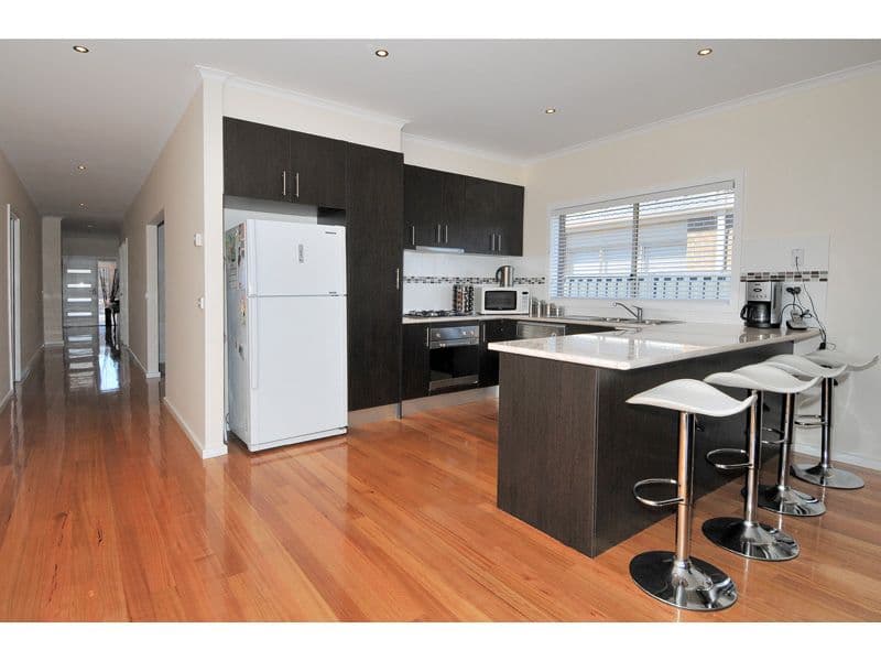 7    Belair Close, CRAIGIEBURN VIC 3064, Craigieburn - Thumbnail 2