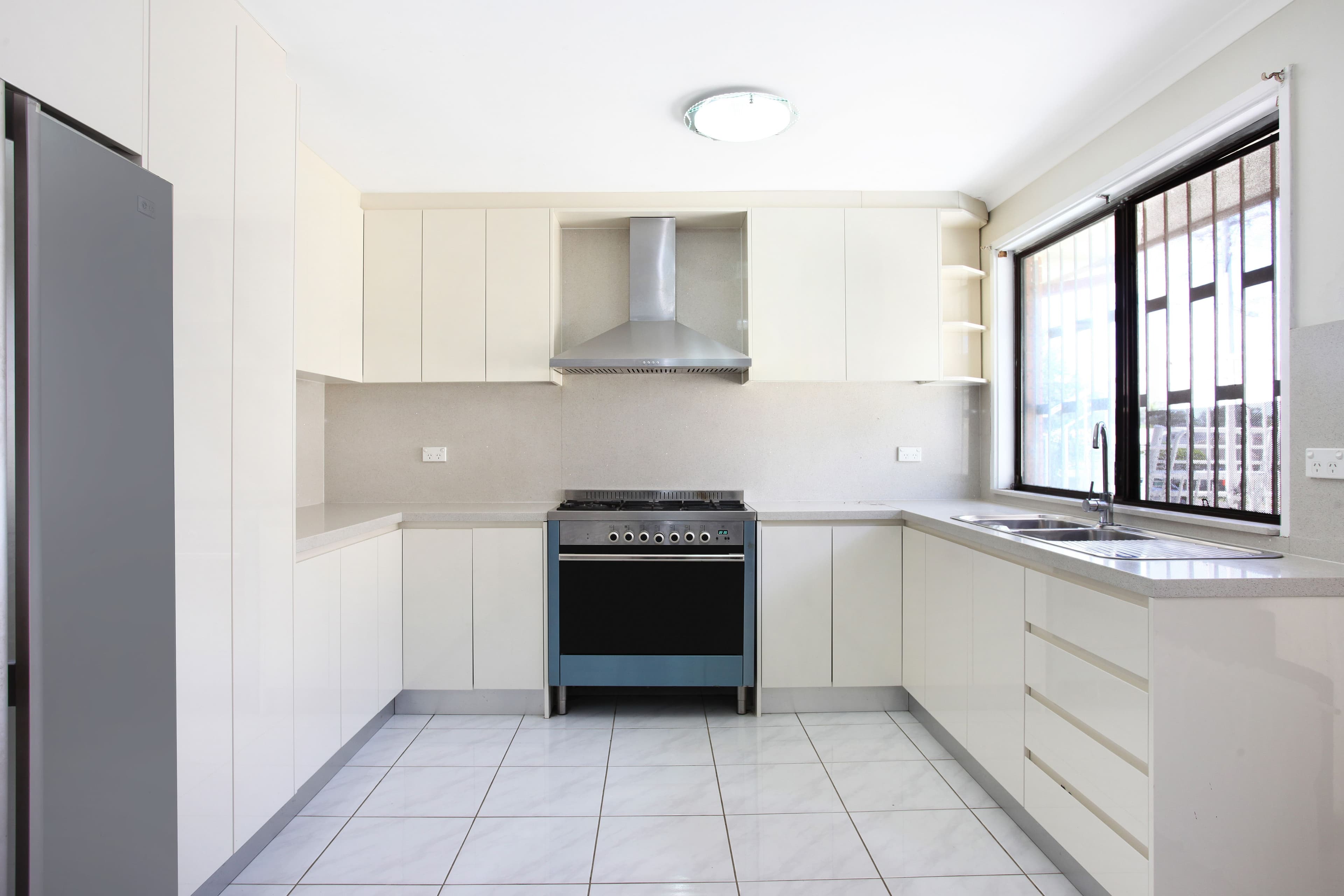 105 St Johns Road, Green Valley - Thumbnail 2