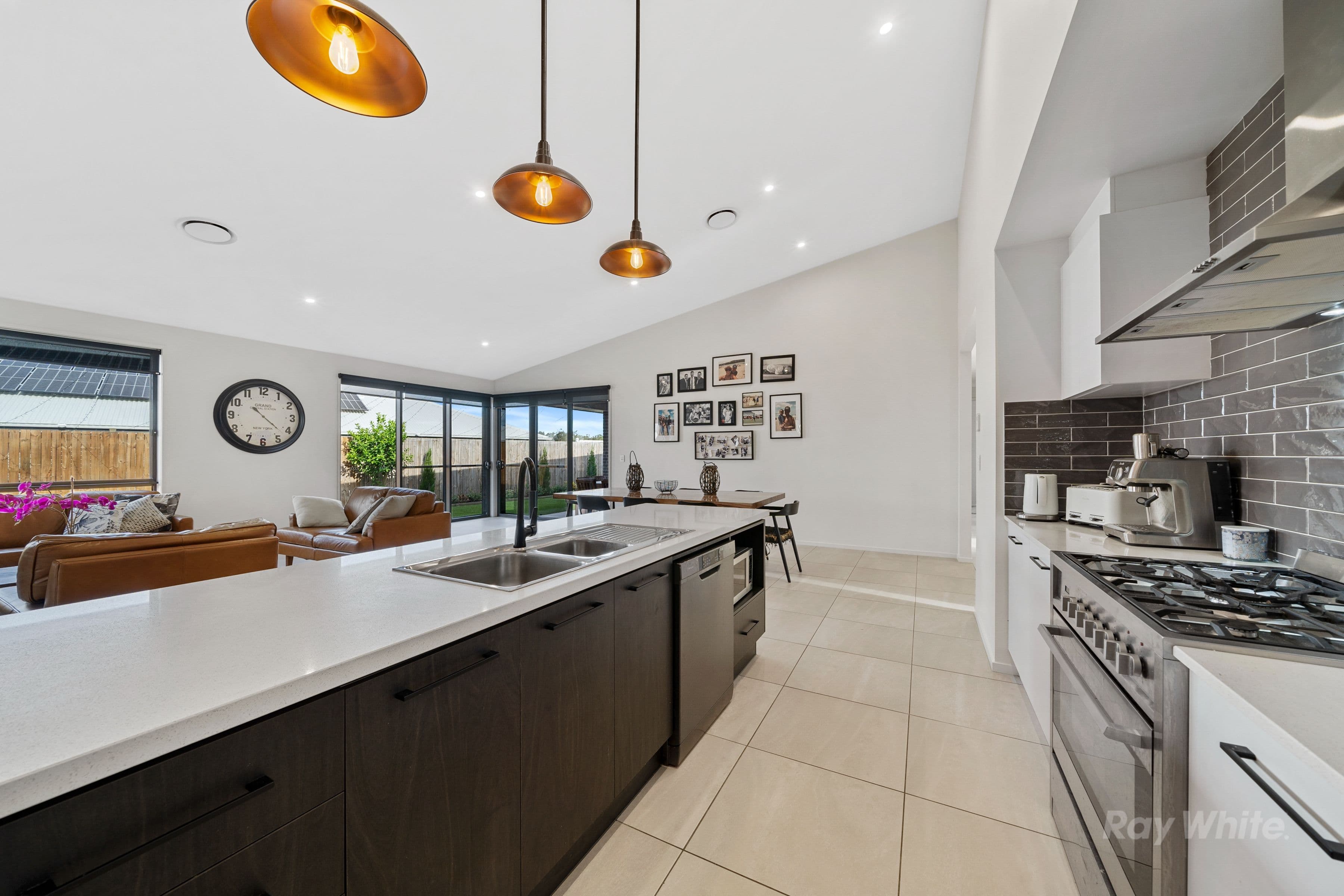 2 Jade Place, Greenbank QLD 4124, Greenbank - Thumbnail 4