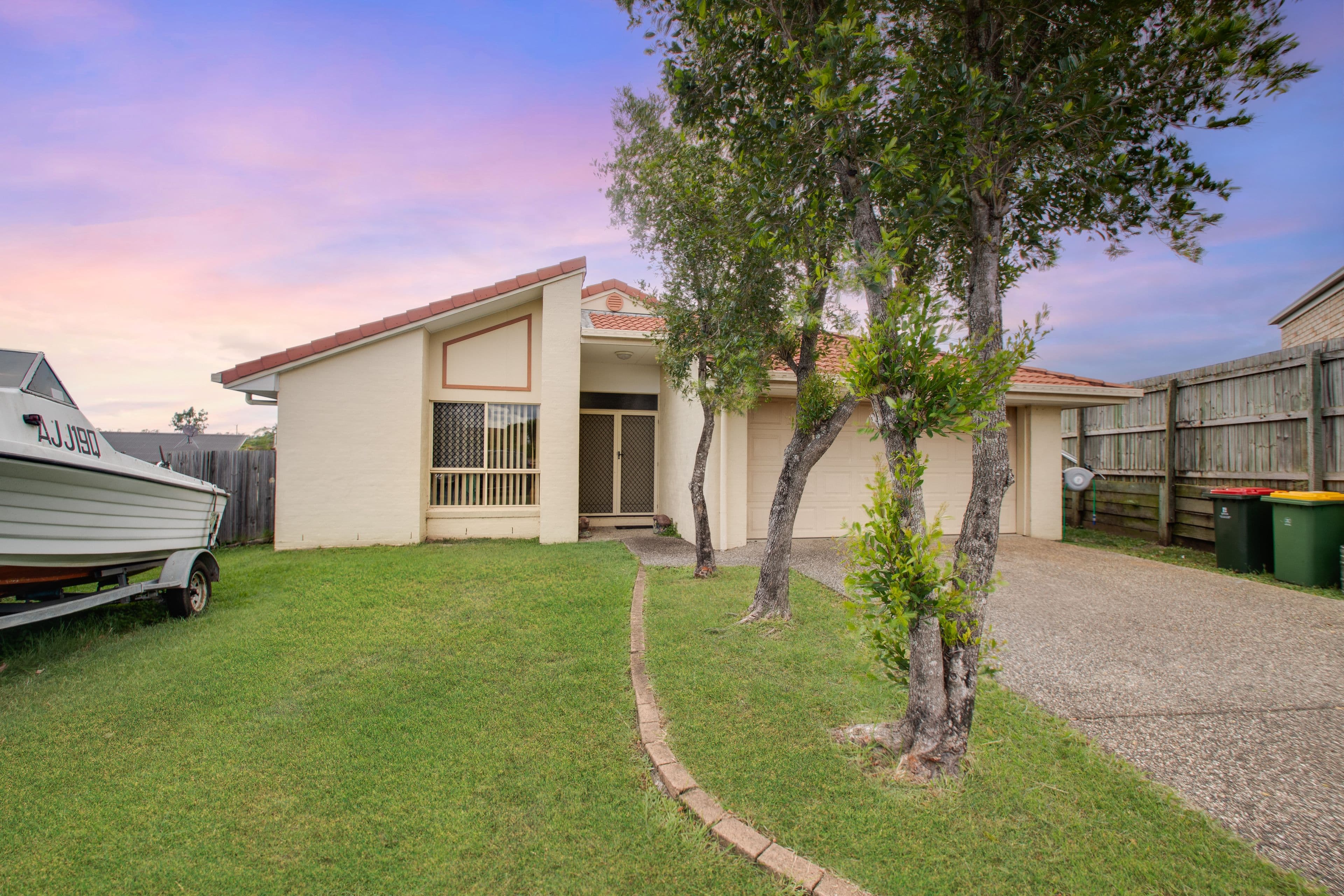 10 Jonathon Court, Flinders View QLD 4305, Flinders View - Thumbnail 2