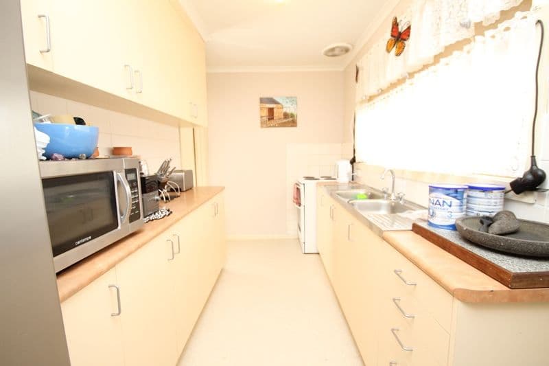 4 Felstead Avenue, Horsham VIC 3400, Horsham - Thumbnail 4