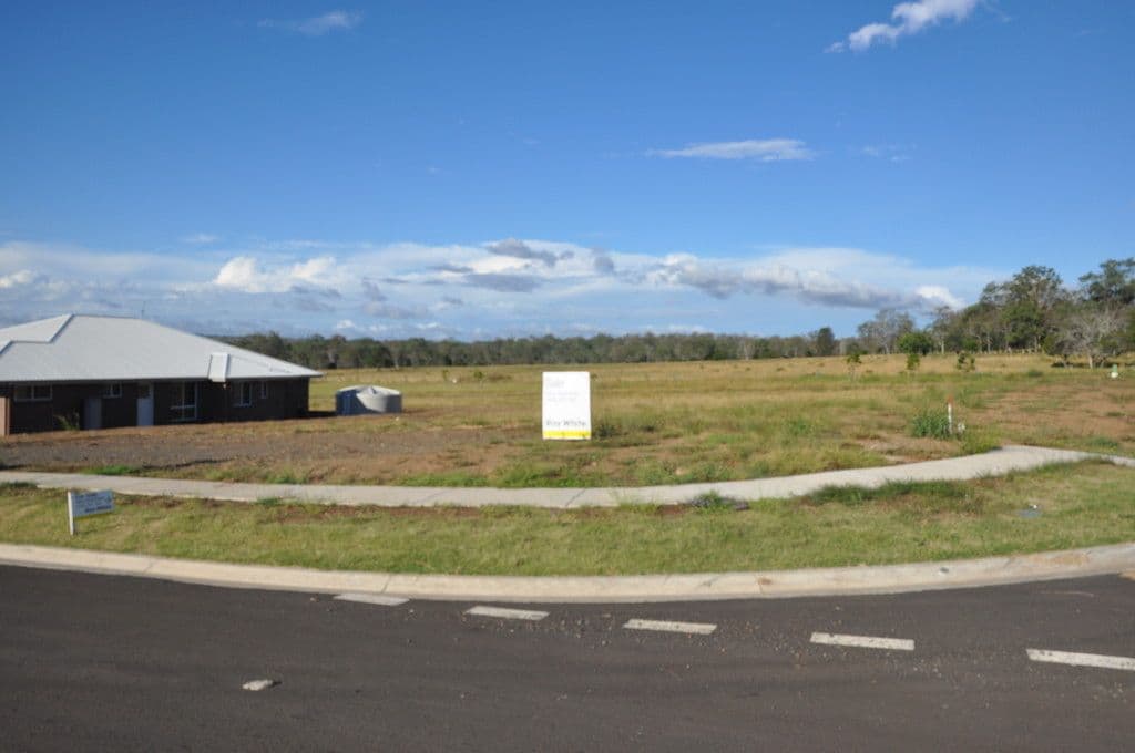 14 Rosella Gardens Drive, Meringandan West QLD 4352, Meringandan West - Thumbnail 2