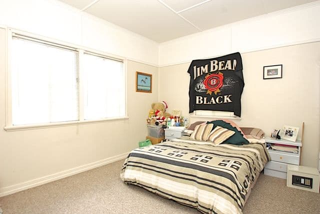 124 Glebe Road, BOOVAL QLD 4304, Booval - Thumbnail 4