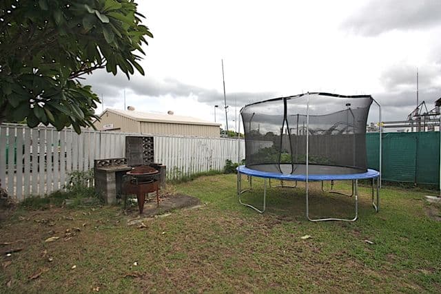 124 Glebe Road, BOOVAL QLD 4304, Booval - Thumbnail 6