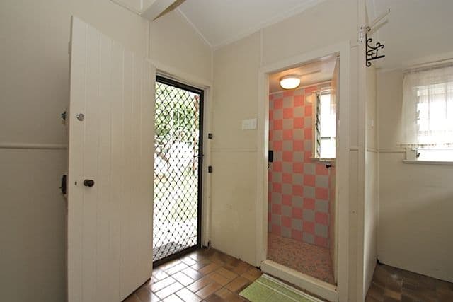 124 Glebe Road, BOOVAL QLD 4304, Booval - Thumbnail 7