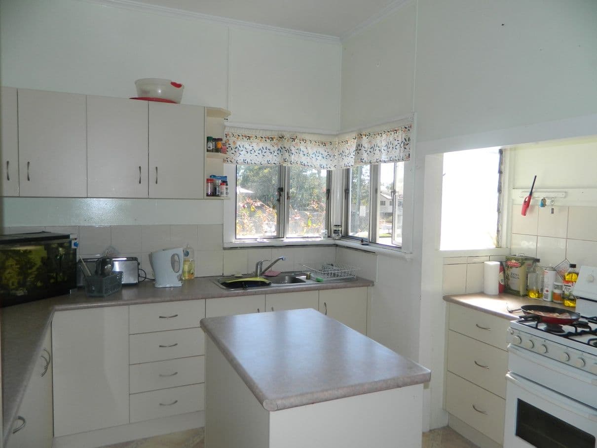 16 Brandon Street, SARINA QLD 4737, Sarina - Thumbnail 2