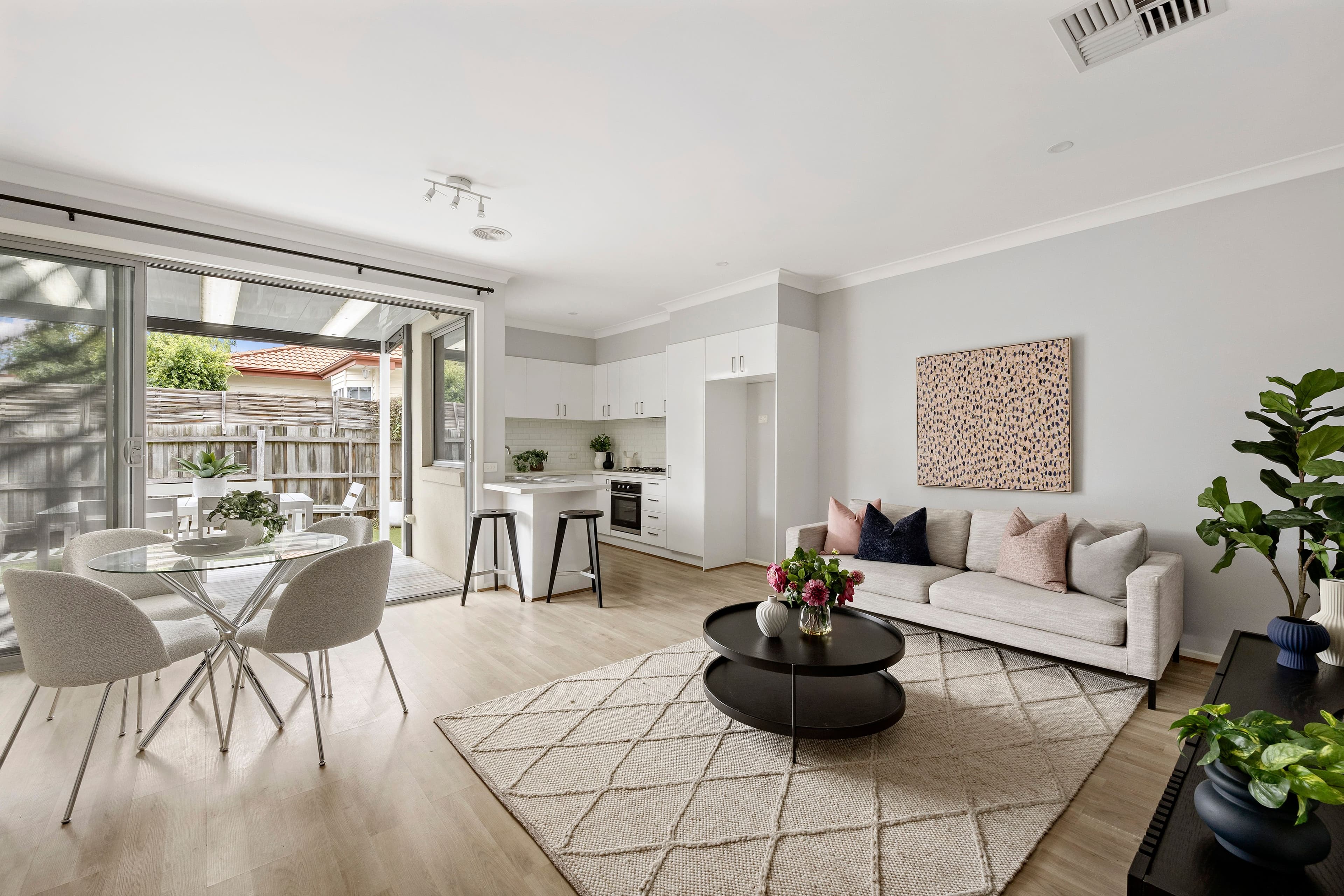 35 Long Place, Hughesdale VIC 3166, Hughesdale - Thumbnail 2