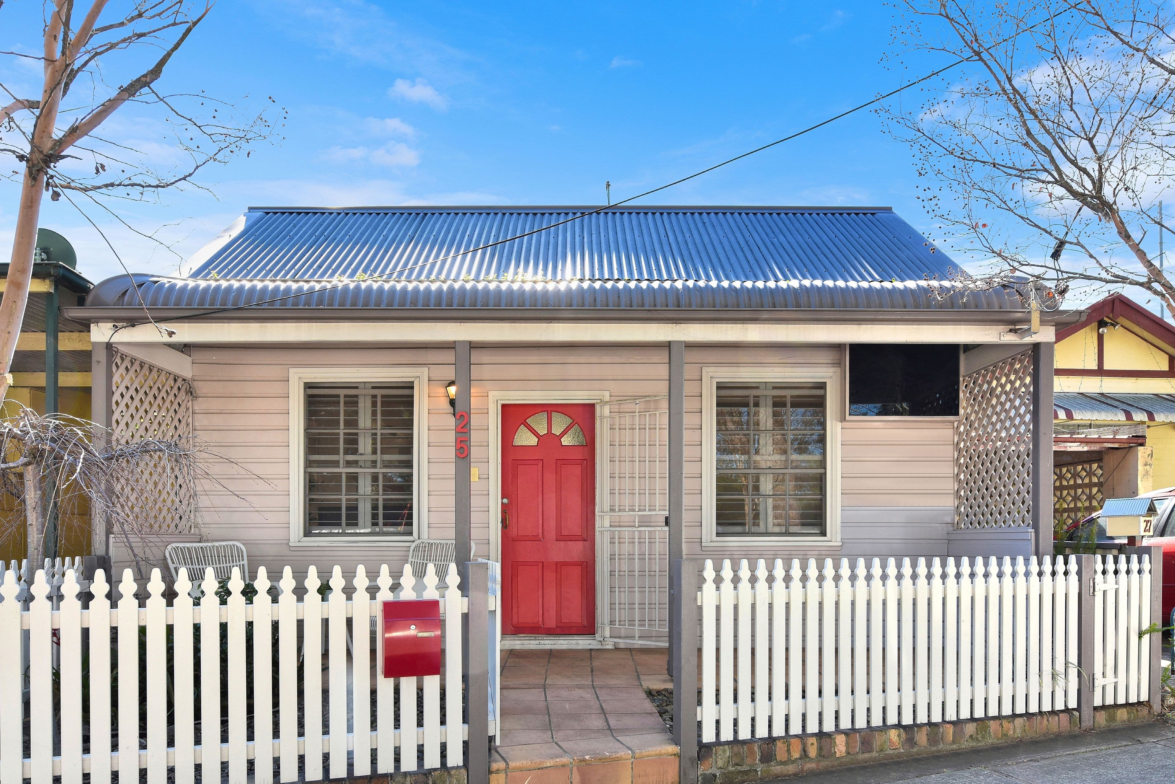 25 Sparks Street, Mascot - Image 1