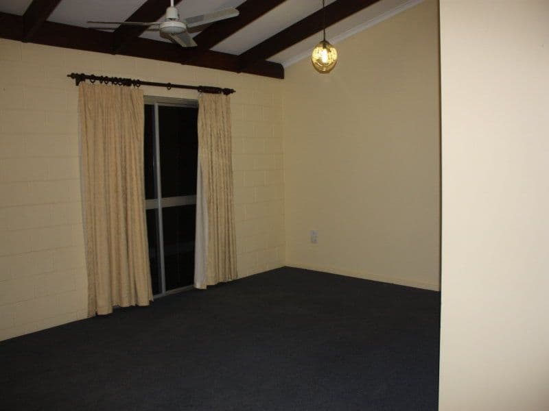 17 Lagoon Crescent, SAUNDERS BEACH QLD 4818, Saunders Beach - Thumbnail 3