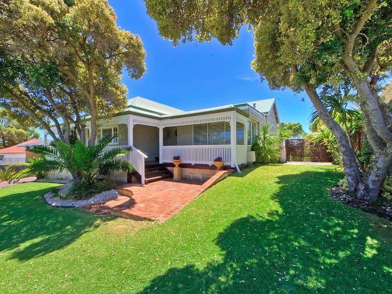 32 Fourth Avenue, SHOALWATER WA 6169, Shoalwater - Image 1