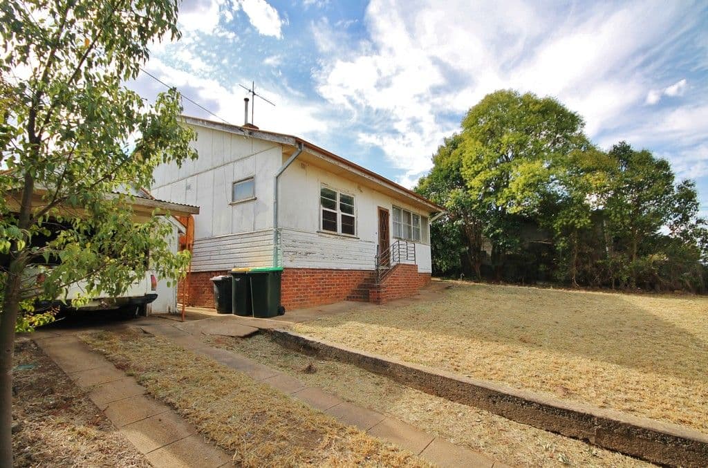 43 Yass Street, Young - Thumbnail 3