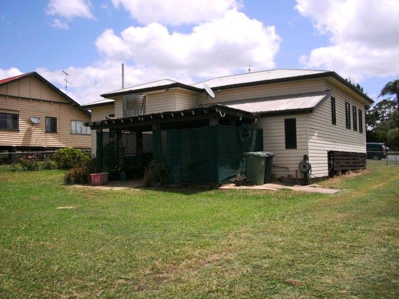 50 Gipps Street, NANANGO QLD 4615, Nanango - Thumbnail 2