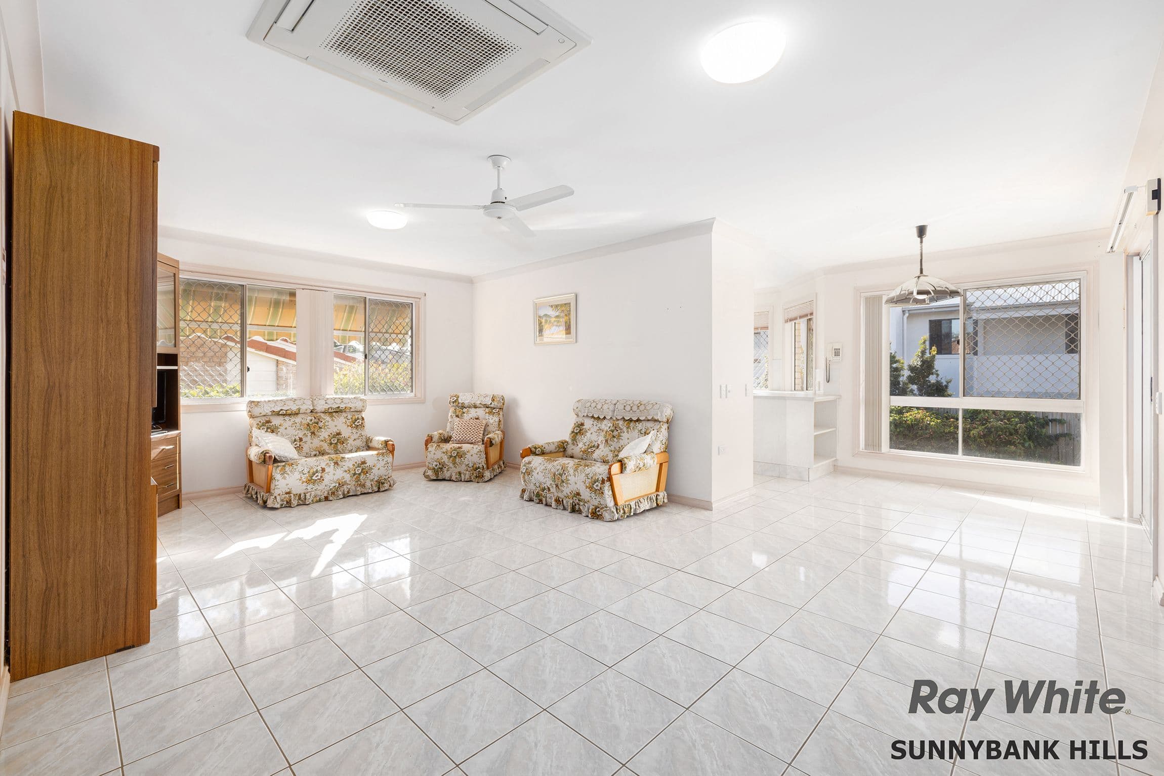 4 Poinsettia Crescent, Calamvale QLD 4116, Calamvale - Thumbnail 3