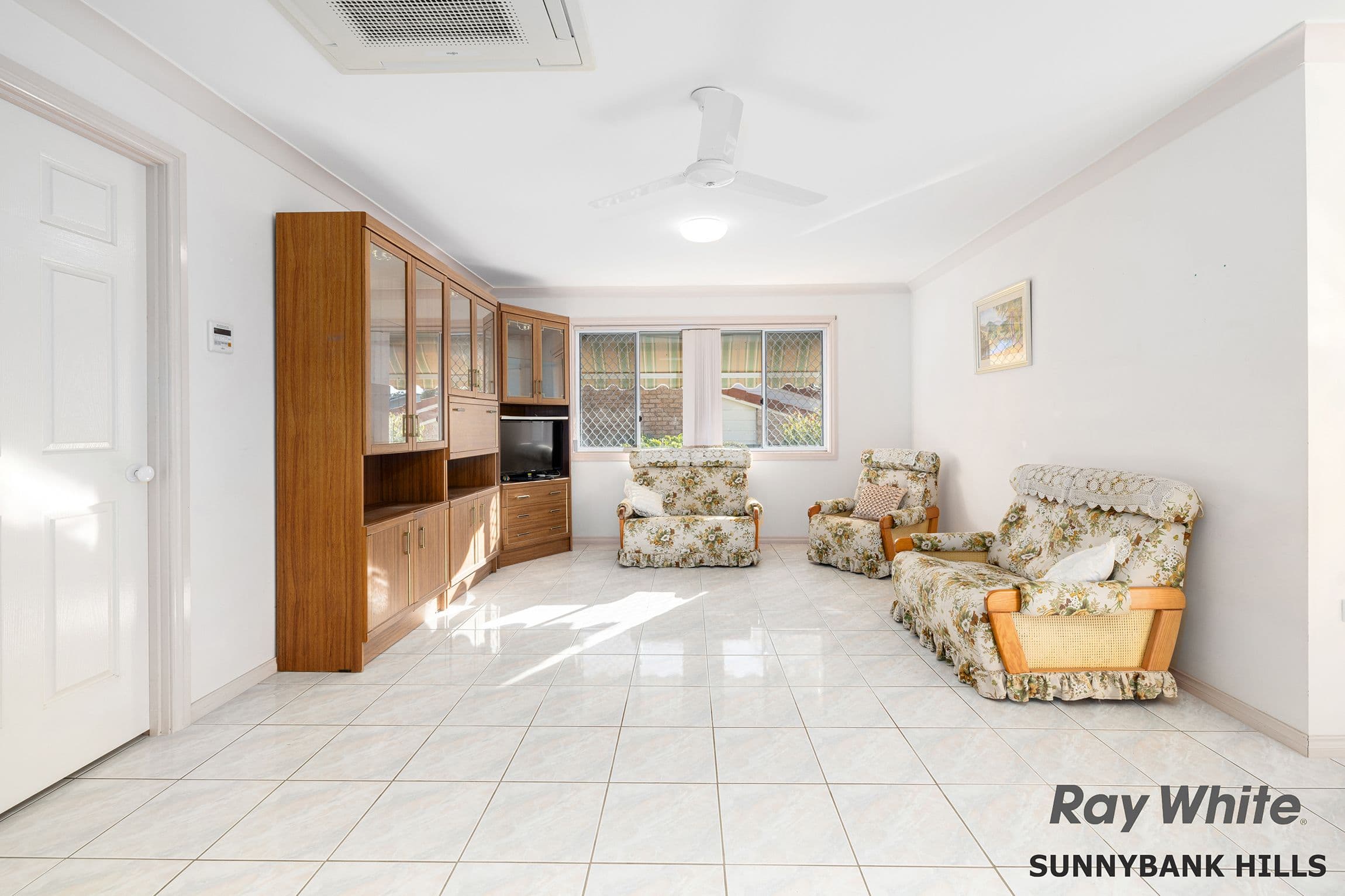 4 Poinsettia Crescent, Calamvale QLD 4116, Calamvale - Thumbnail 4