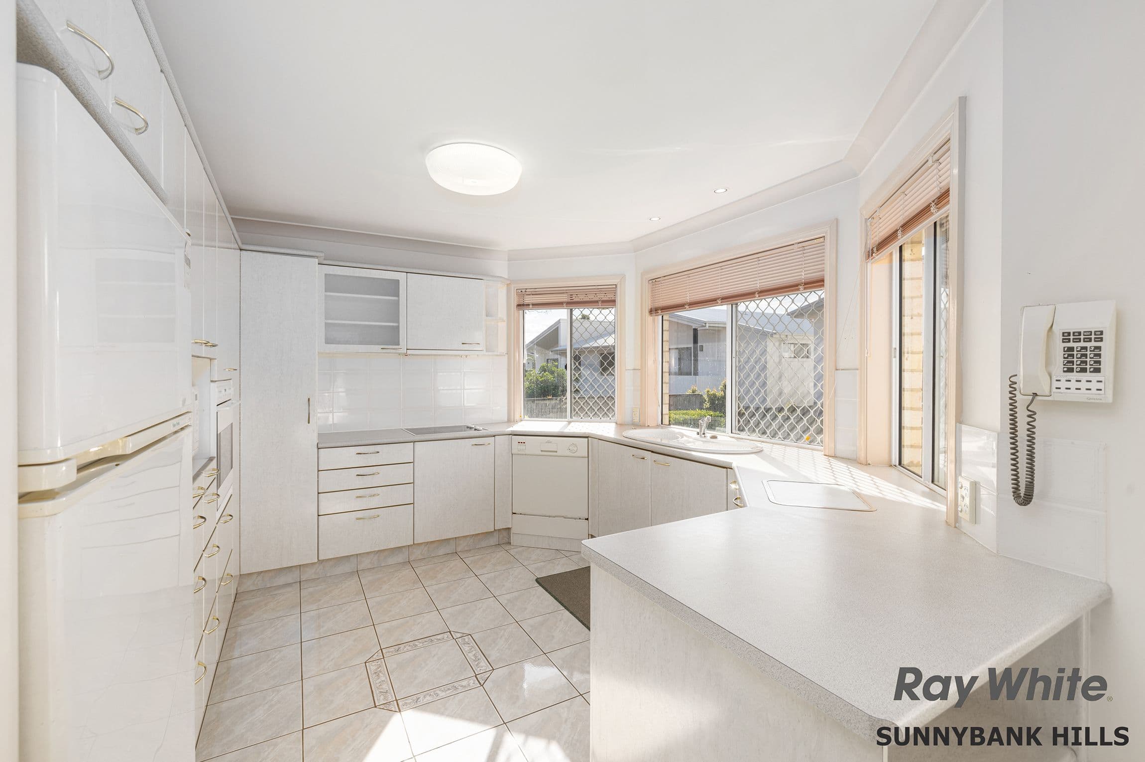 4 Poinsettia Crescent, Calamvale QLD 4116, Calamvale - Thumbnail 5