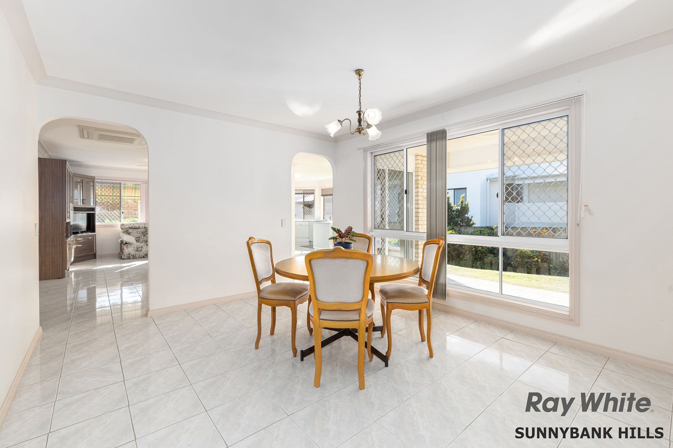 4 Poinsettia Crescent, Calamvale QLD 4116, Calamvale - Thumbnail 7