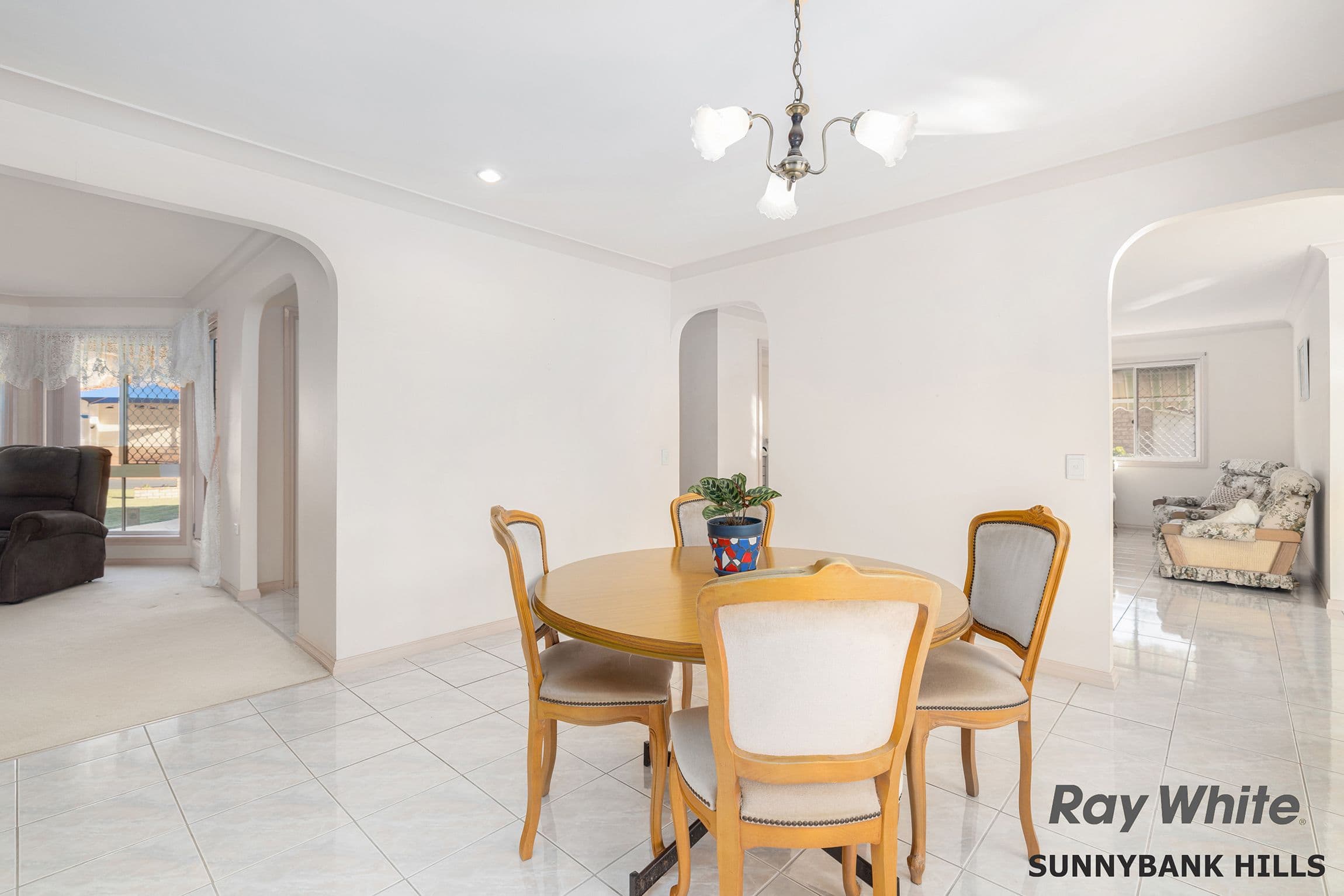 4 Poinsettia Crescent, Calamvale QLD 4116, Calamvale - Thumbnail 8