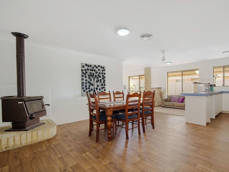 31 Floribunda Avenue, Halls Head WA 6210, Halls Head - Thumbnail 4