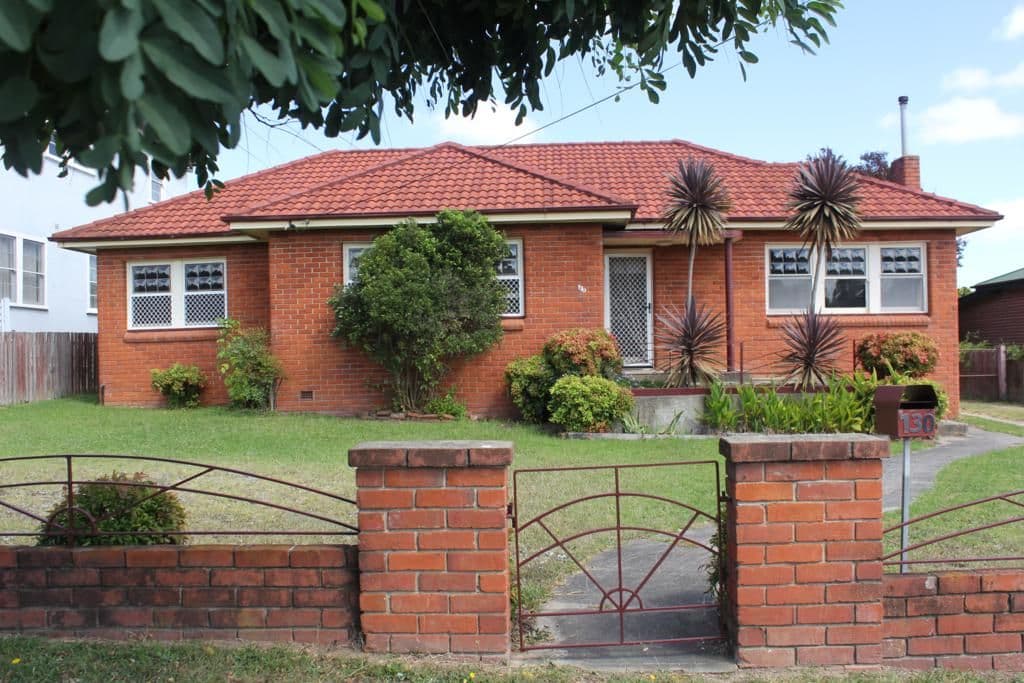 130 Rouse Street, Tenterfield - Image 1