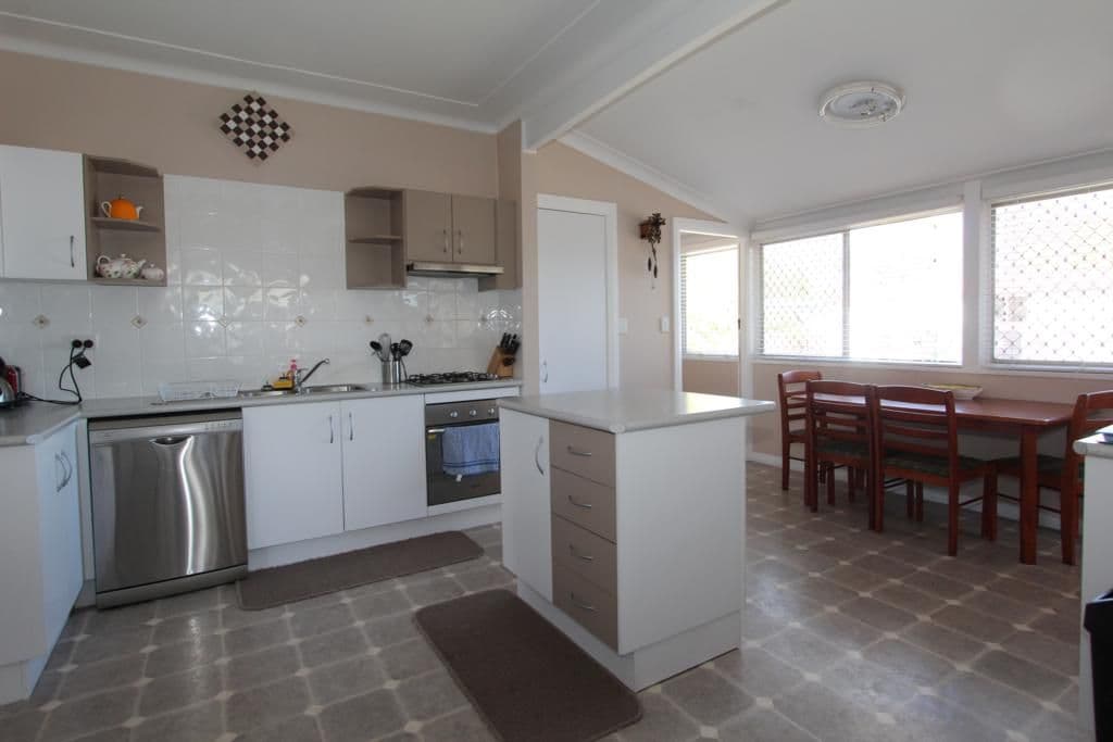 130 Rouse Street, Tenterfield - Thumbnail 4