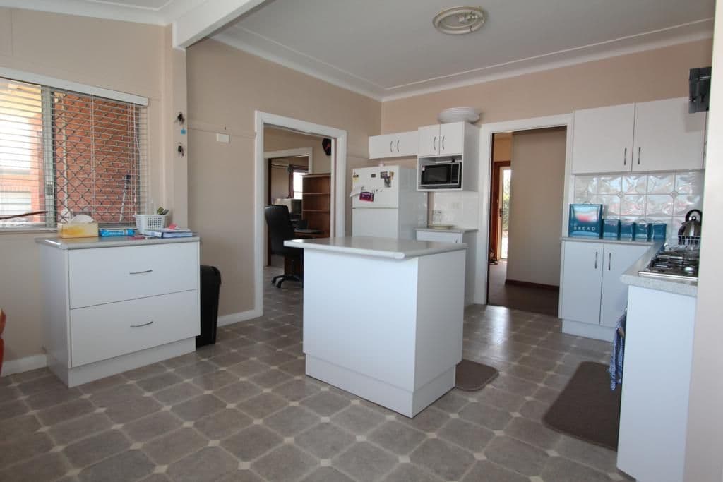 130 Rouse Street, Tenterfield - Thumbnail 5