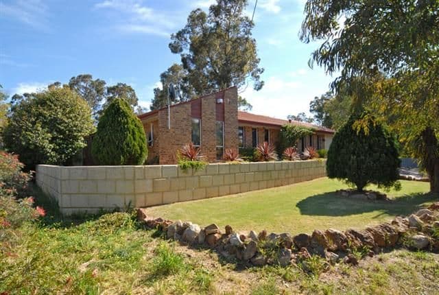 11 Shield Road, LESMURDIE WA 6076, Lesmurdie - Thumbnail 2