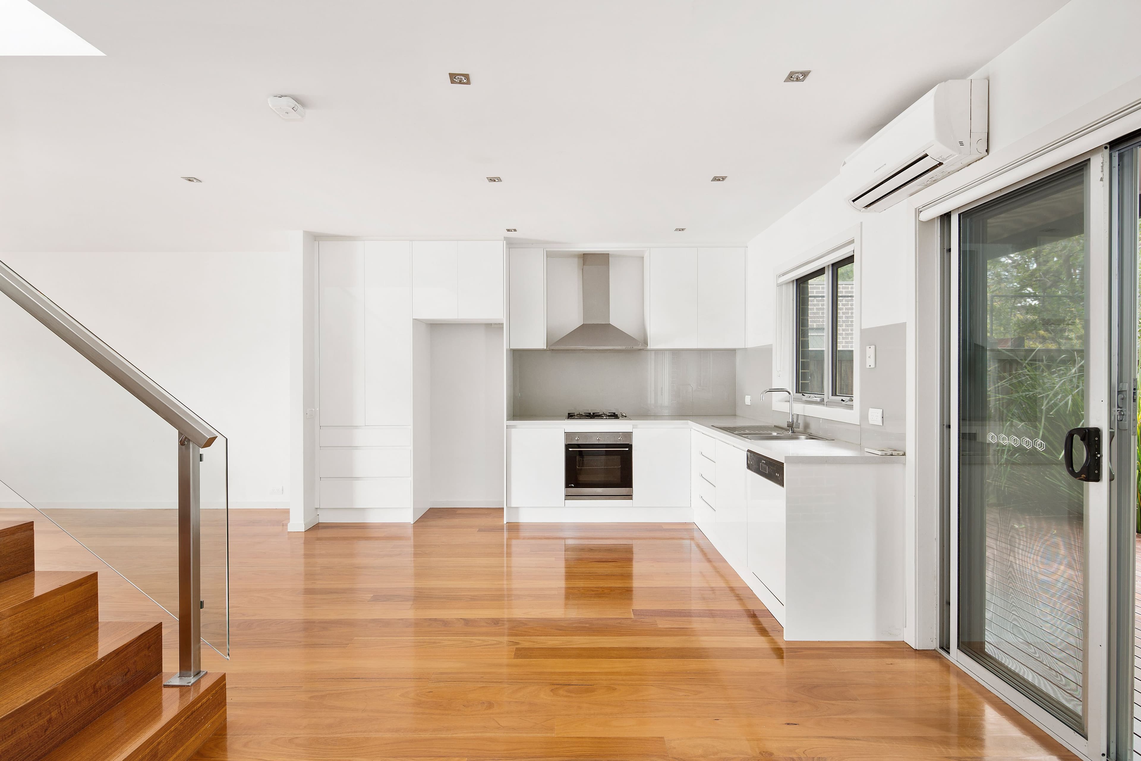 185 Thompson Avenue, Cowes VIC 3922, Cowes - Thumbnail 2
