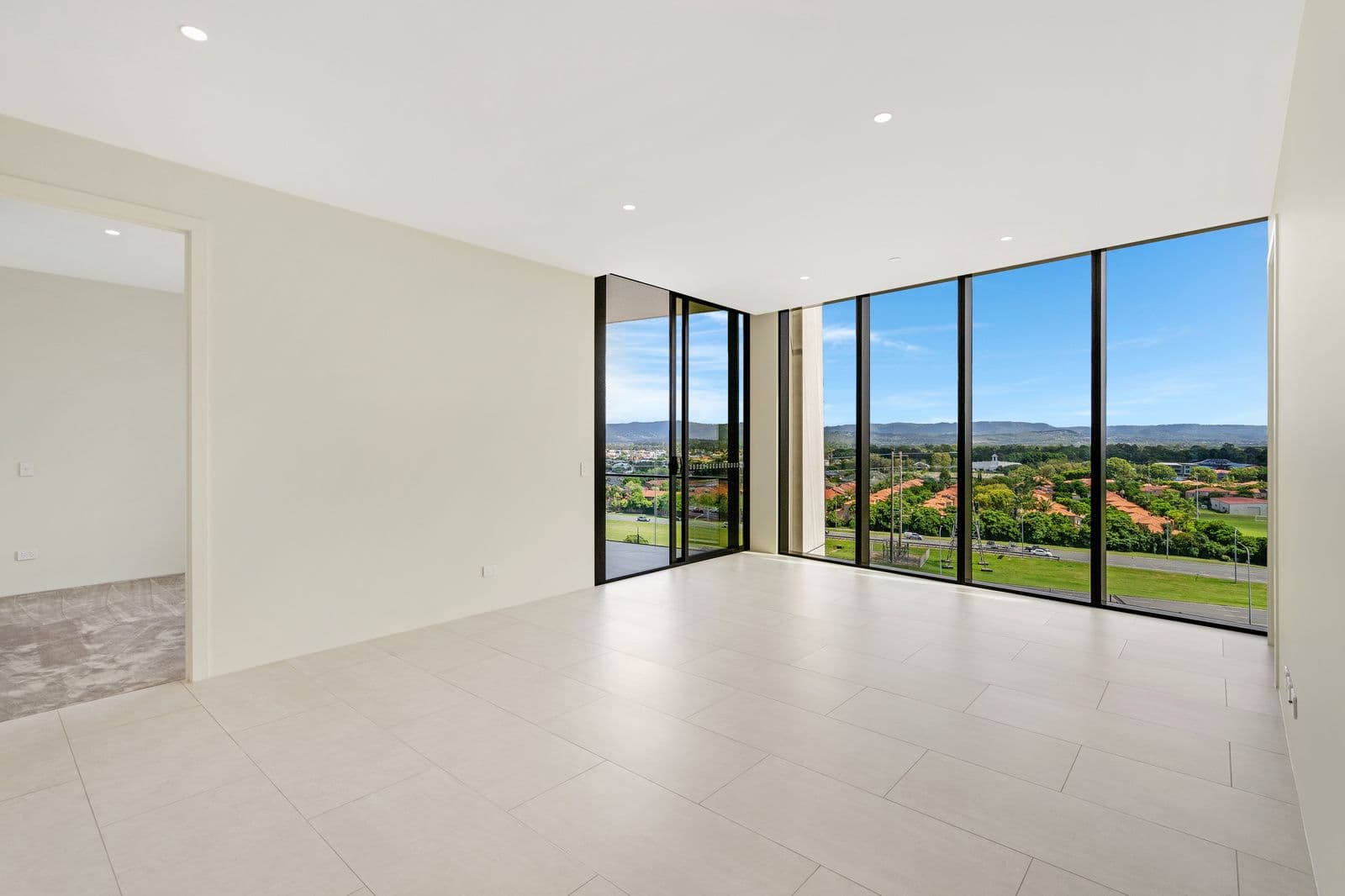 24 The Lanes Boulevard, Mermaid Waters QLD 4218, Mermaid Waters - Thumbnail 5