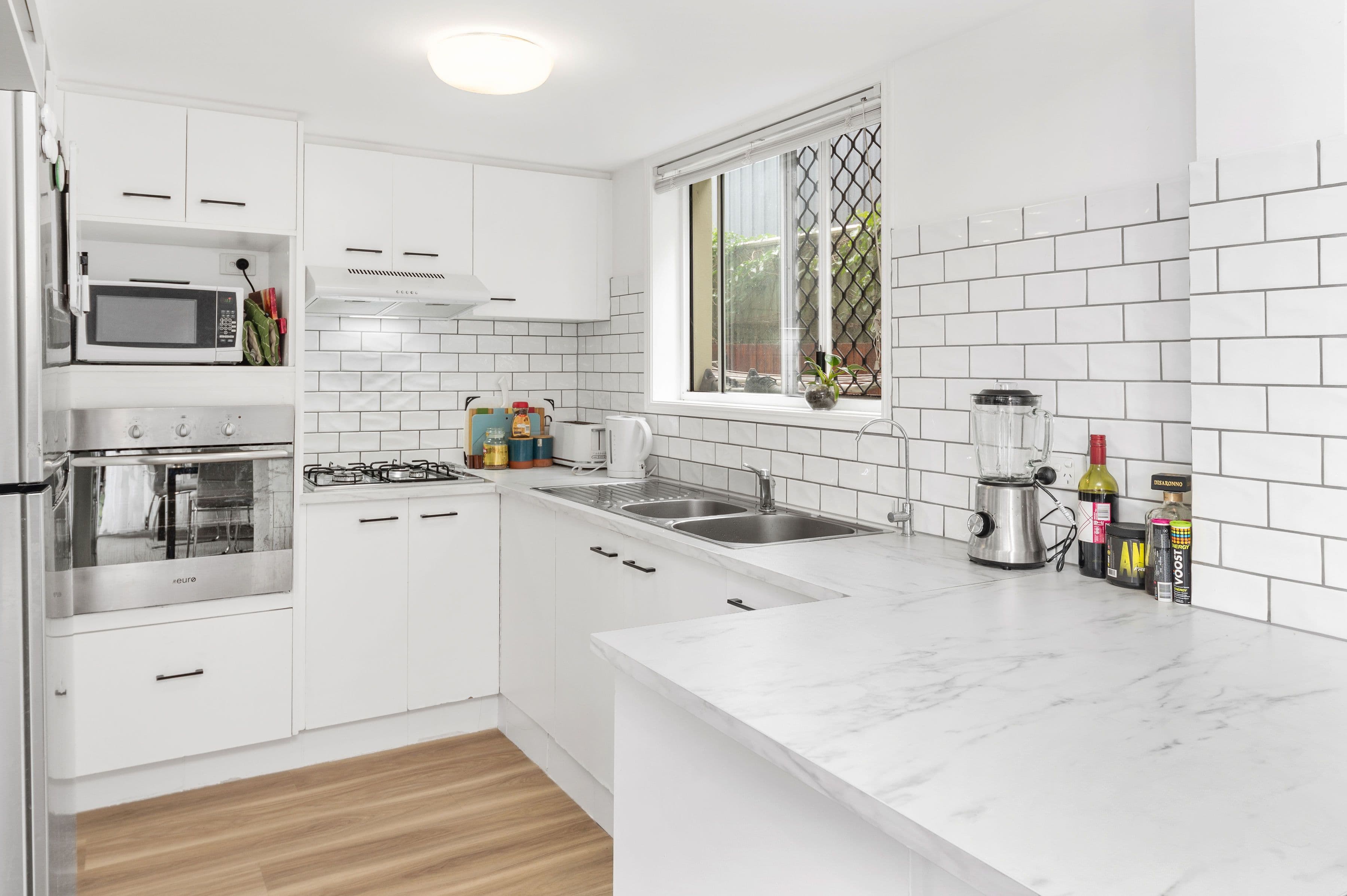 74 Pohlman Street, Southport QLD 4215, Southport - Thumbnail 3