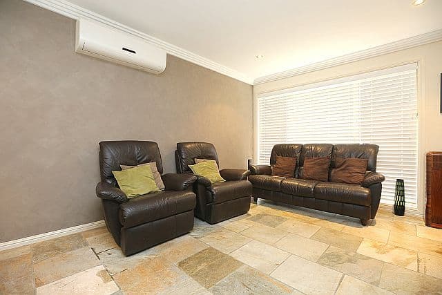 26 Amaroo Avenue, Georges Hall NSW 2198, Georges Hall - Thumbnail 2