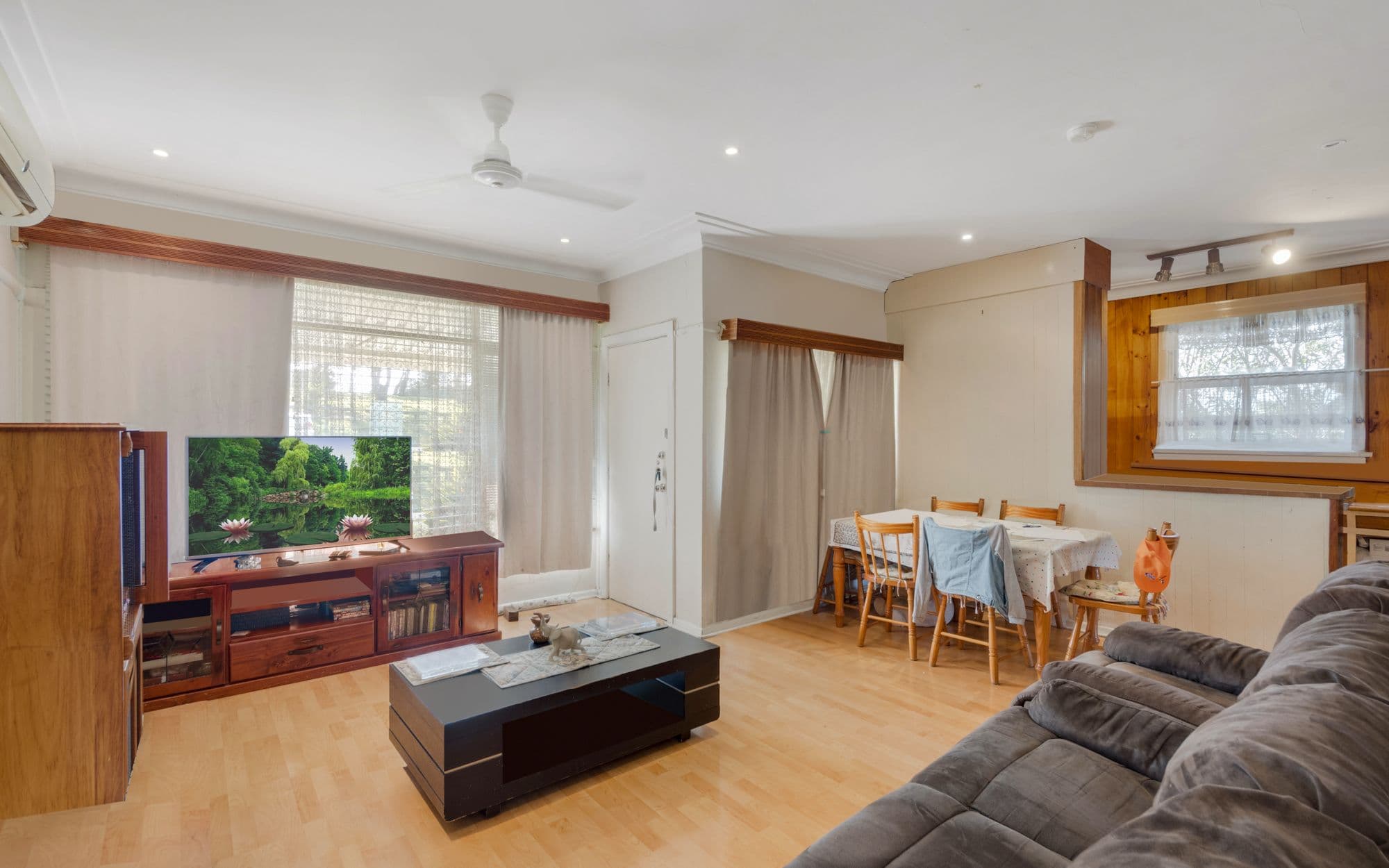 134 Macquarie Avenue, Campbelltown NSW 2560, Campbelltown - Thumbnail 2