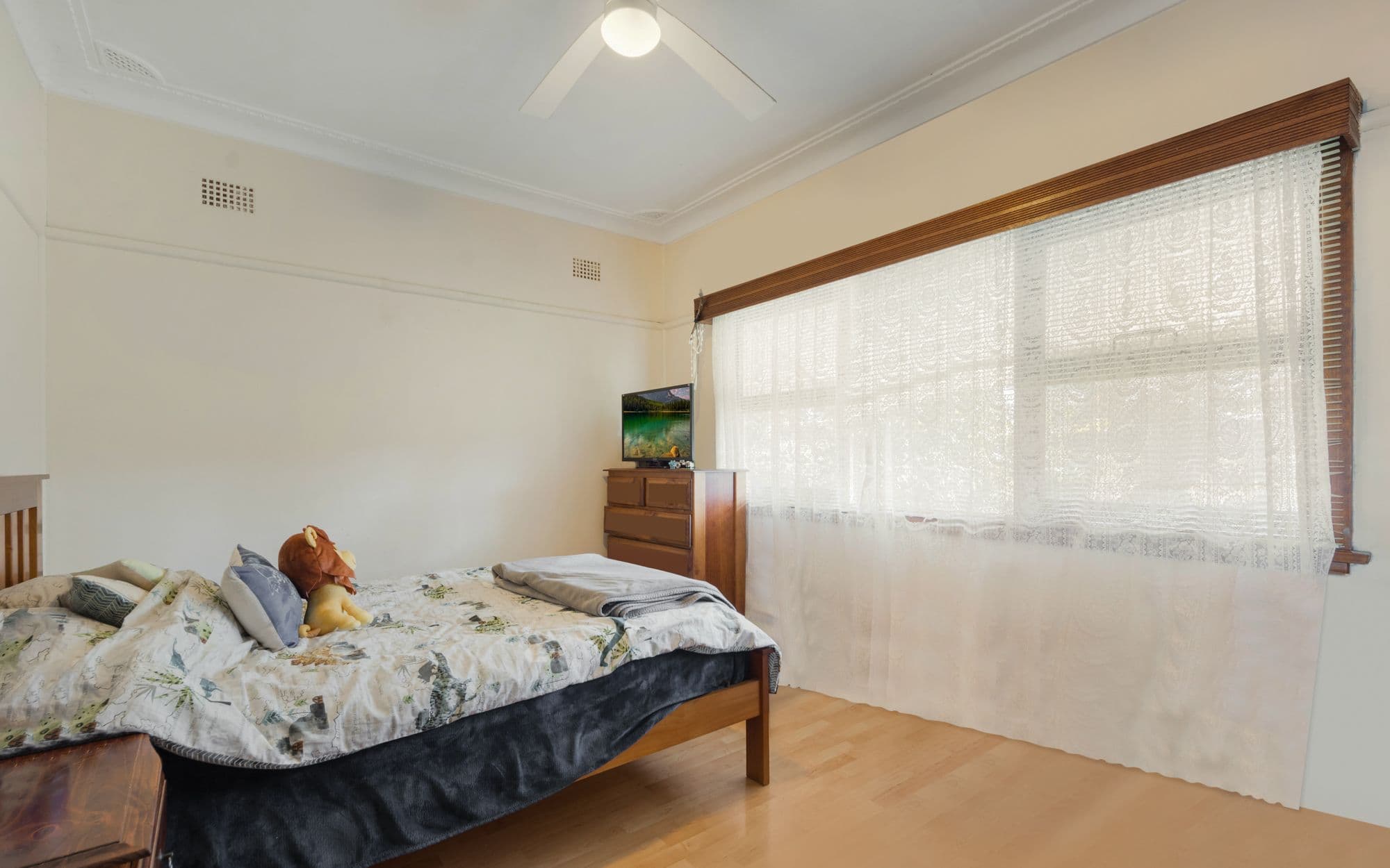 134 Macquarie Avenue, Campbelltown NSW 2560, Campbelltown - Thumbnail 6