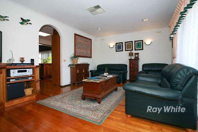 6 James Cook Drive, CRANBOURNE VIC 3977, Cranbourne - Thumbnail 3