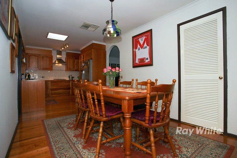 6 James Cook Drive, CRANBOURNE VIC 3977, Cranbourne - Thumbnail 4