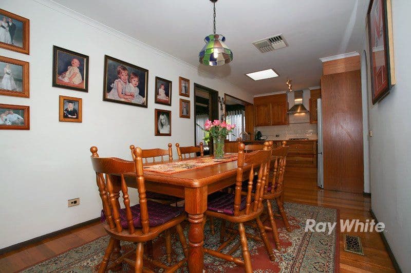 6 James Cook Drive, CRANBOURNE VIC 3977, Cranbourne - Thumbnail 5